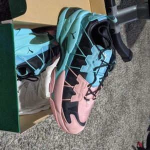 PUMA LQD Cell Omega Manga Cult Pink | 370735-002